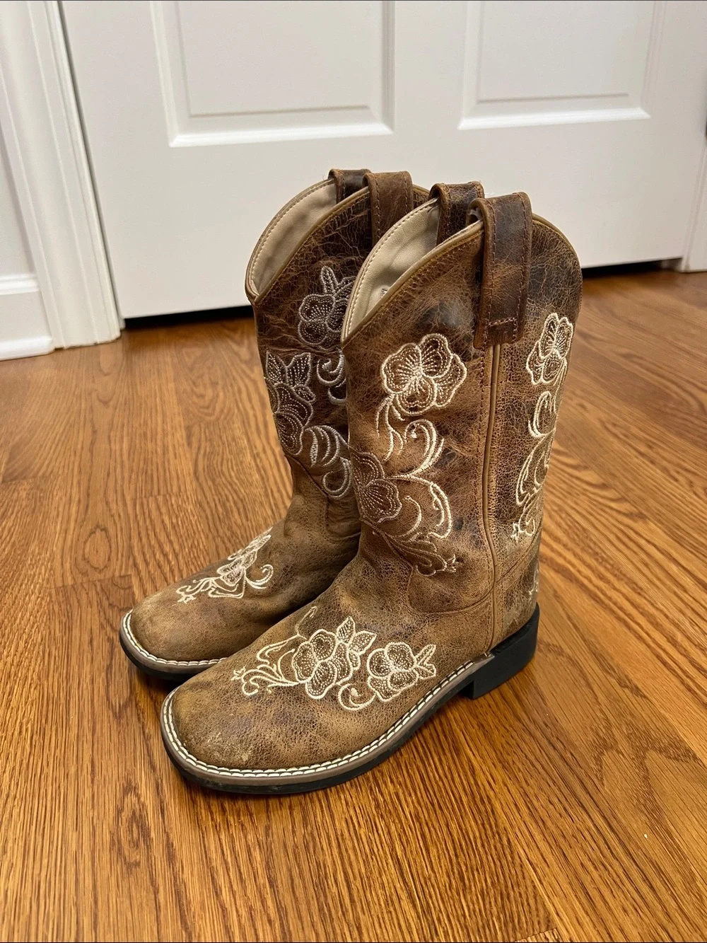 SHYANNE GIRLS' LITTLE LASY FLORAL EMBROIDERED WESTERN BOOTS - Size 2